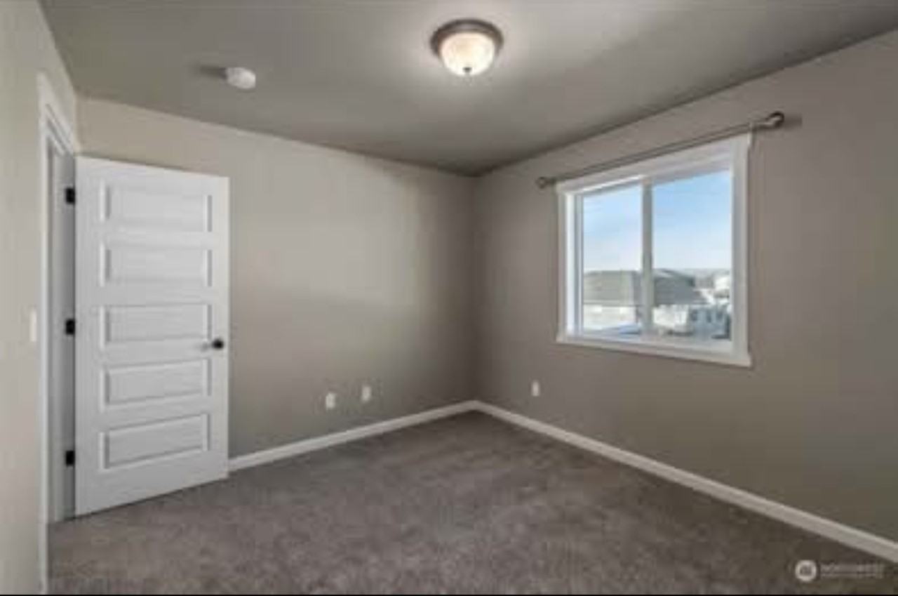 737 J St Ne #NA - Photo 7 of 20