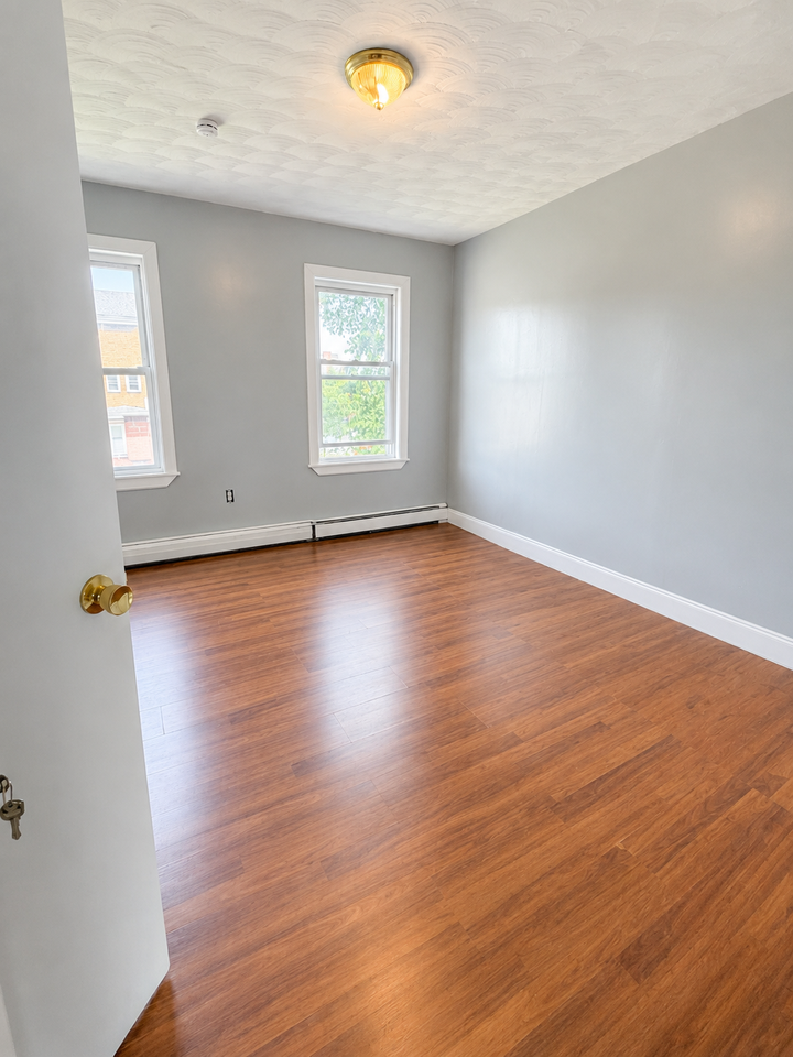 394 Blackstone St #1 - Photo 5 of 8