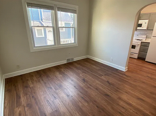 246 5th St Nw #5 - Photo 3 of 13