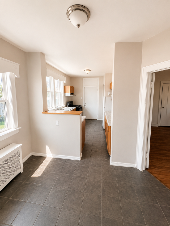 7946 S Honore St #3 - Photo 4 of 9