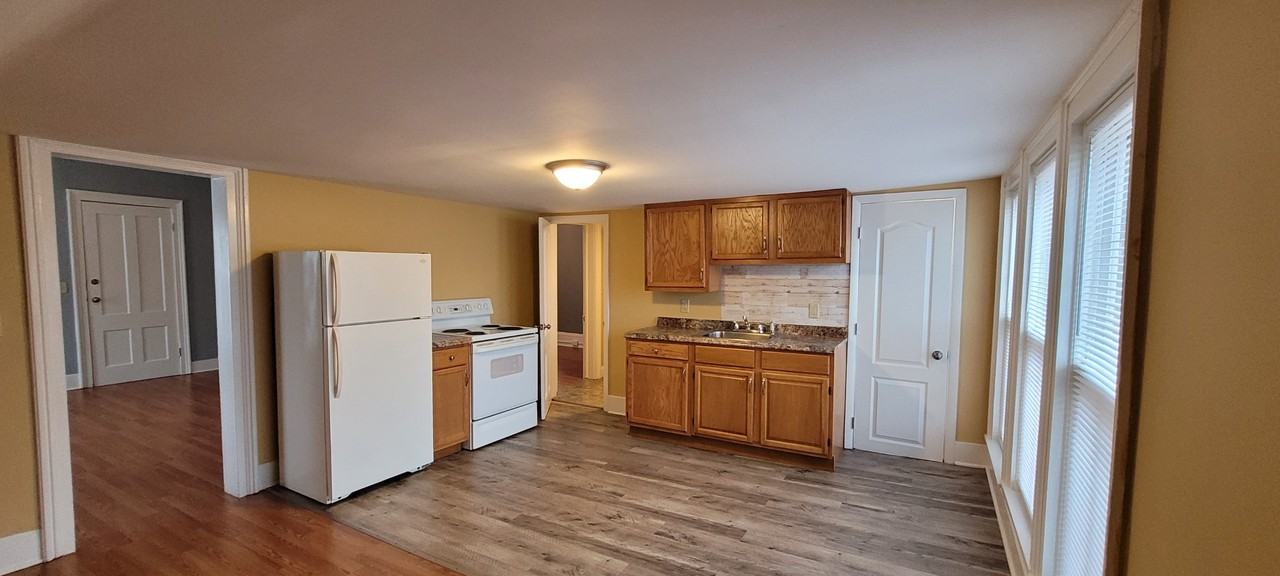 604 W Gray St #4 - Photo 2 of 17