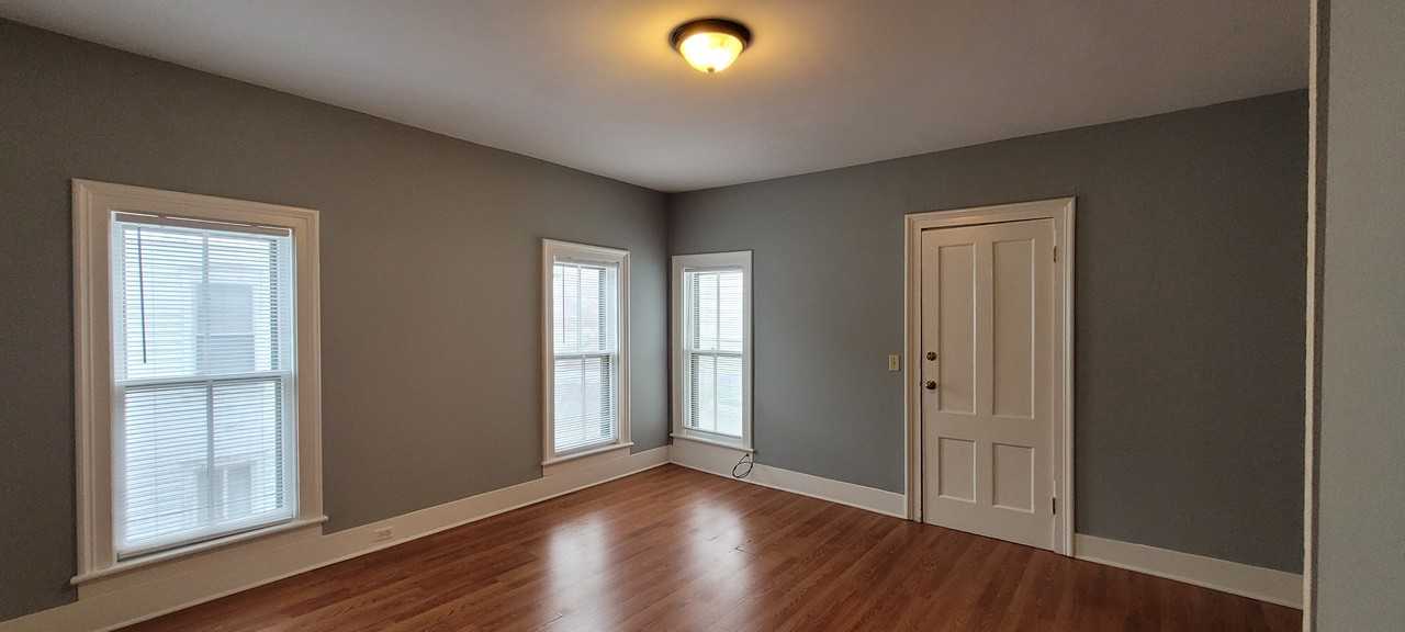 604 W Gray St #4 - Photo 7 of 17