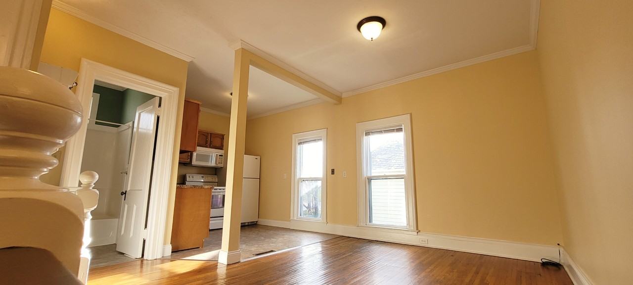 114 Elm St #B - Photo 3 of 19