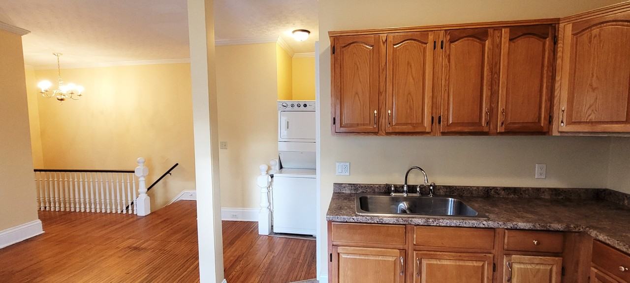 114 Elm St #B - Photo 5 of 19