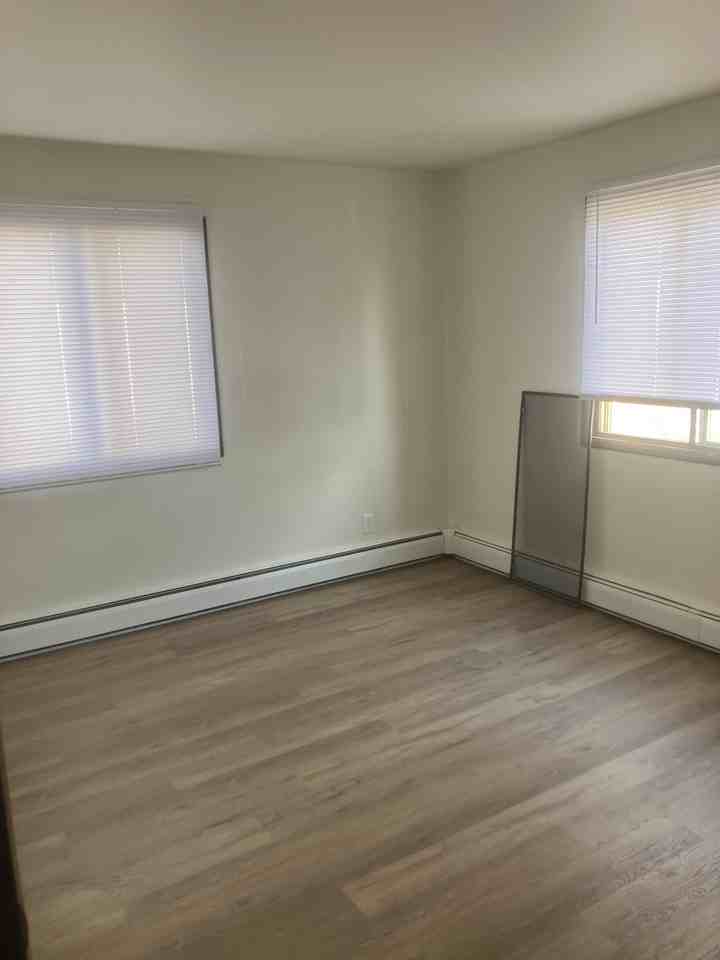955 Echo Dr Se #4 - Photo 2 of 7