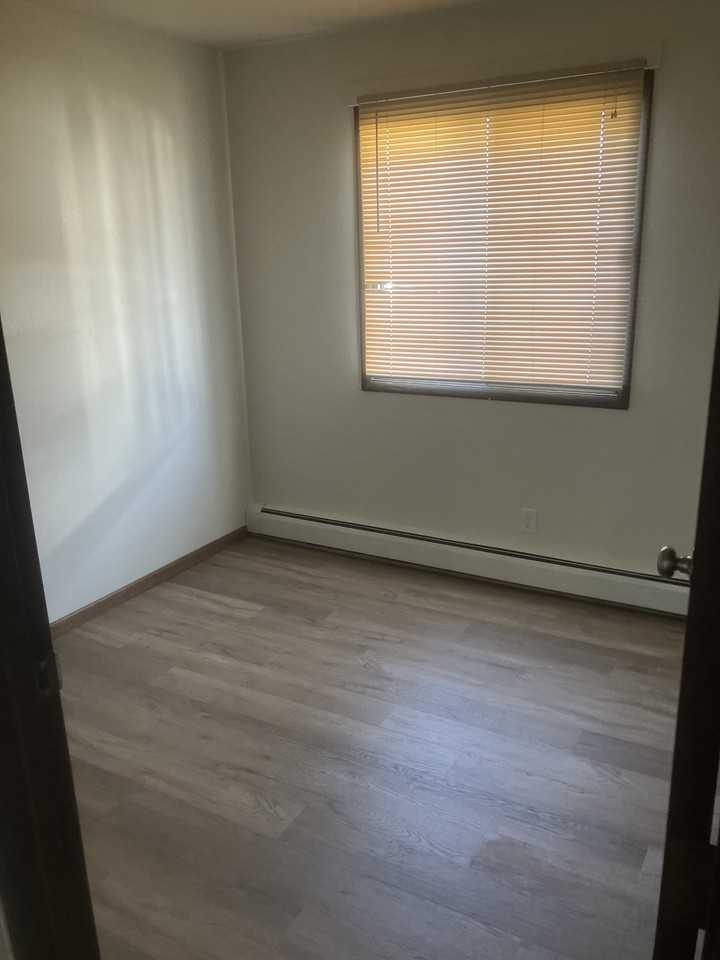 955 Echo Dr Se #4 - Photo 5 of 7