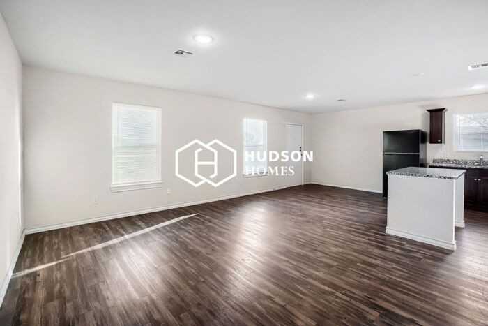 2633 E Cornell St - Photo 4 of 14