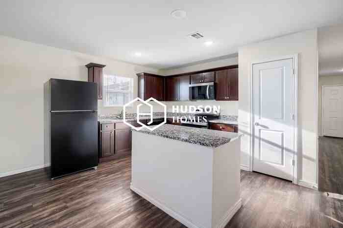 2633 E Cornell St - Photo 5 of 14