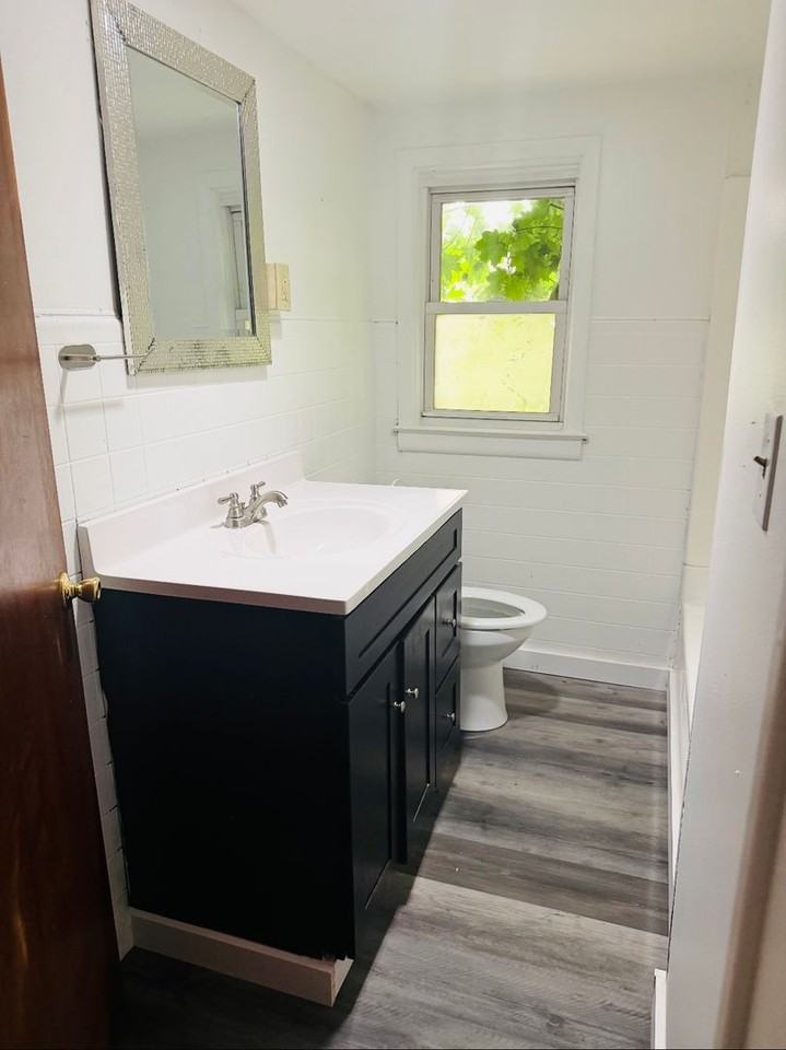 913 Nott St. - Photo 6 of 19