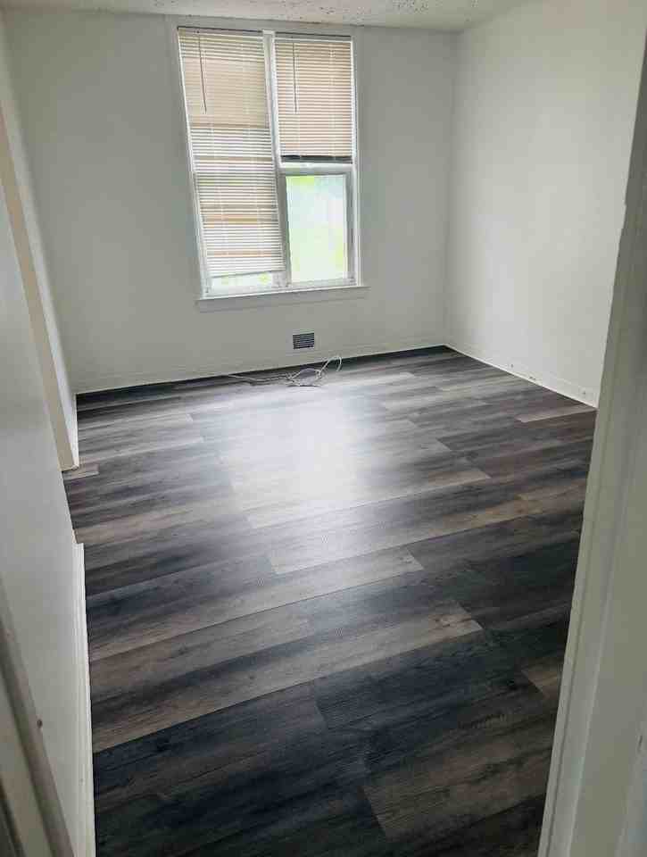 913 Nott St. - Photo 7 of 19