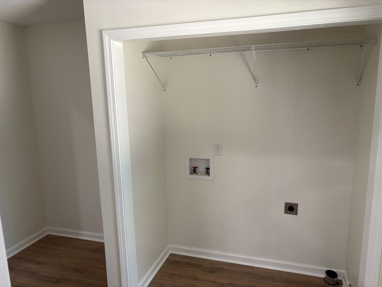 4728 Holbird Dr #NA - Photo 3 of 10