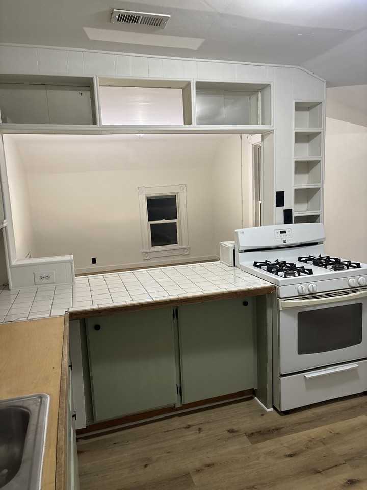 231 E Lincoln Ave #2 - Photo 4 of 21