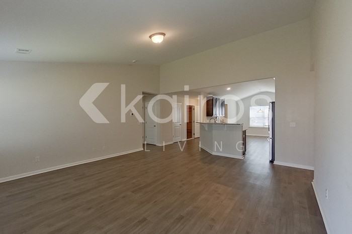 102 Lord Effingham Way - Photo 6 of 24