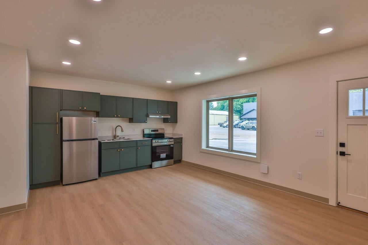 551 Elm St #17 - Photo 2 of 7