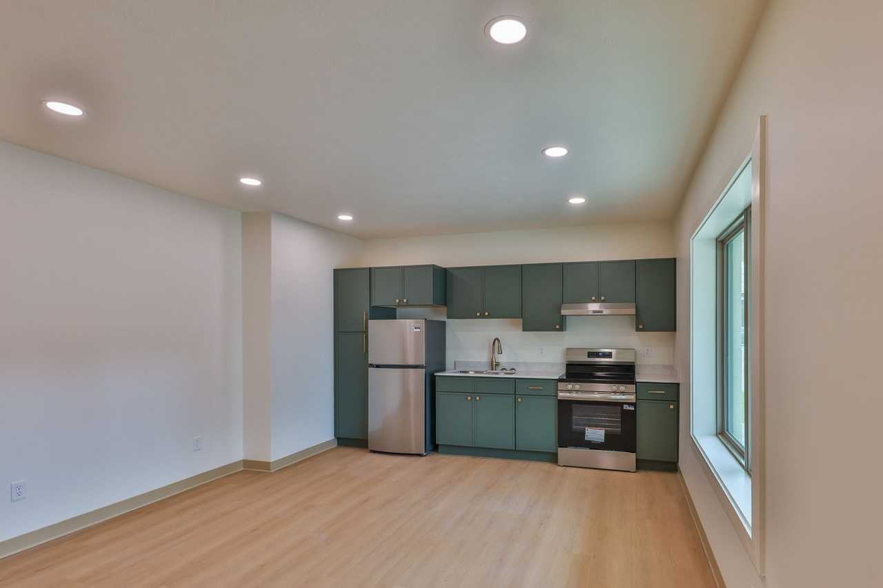 551 Elm St #17 - Photo 6 of 7