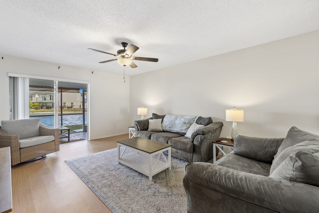 1265 Se 8th St - Photo 4 of 22