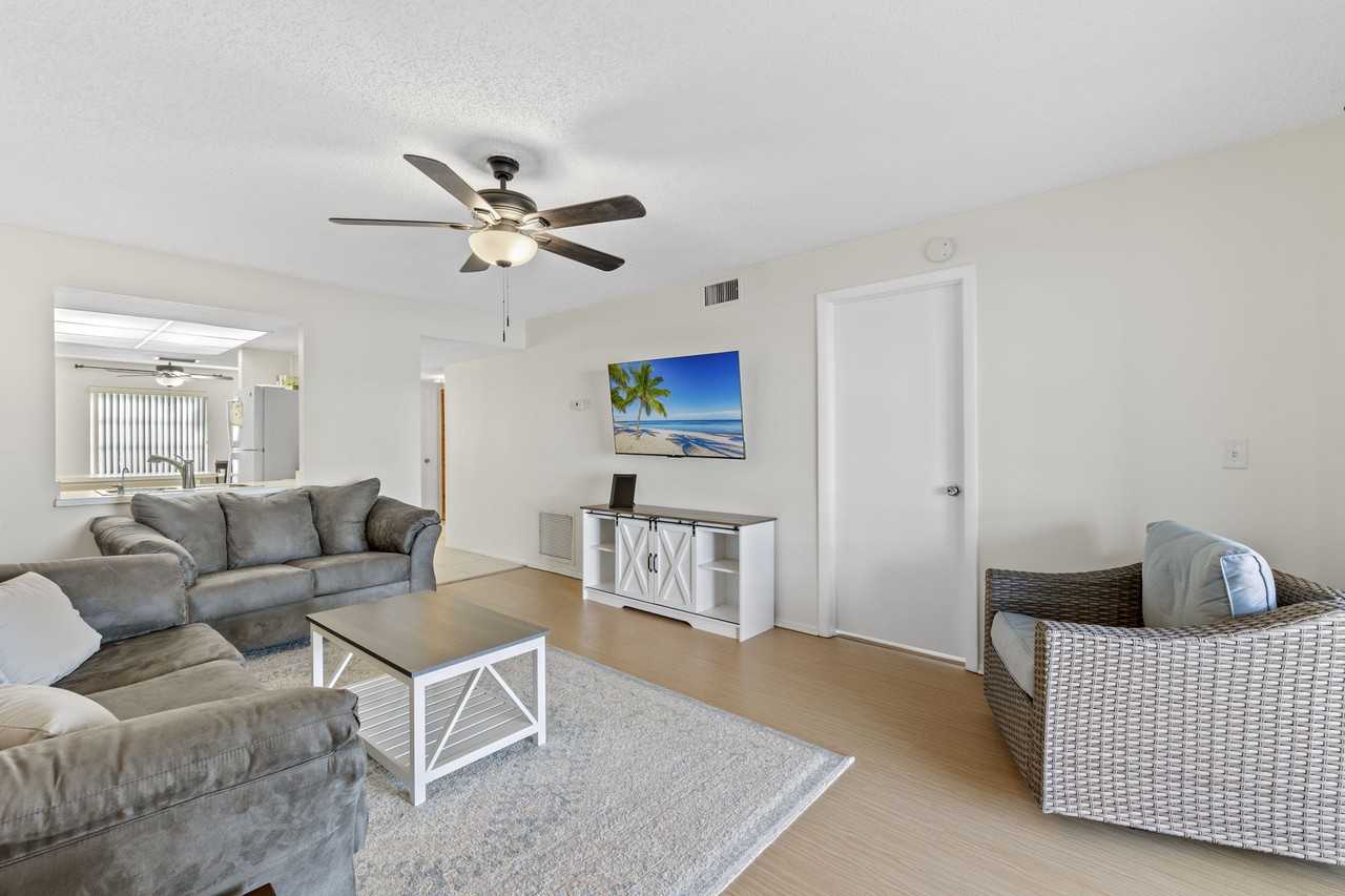 1265 Se 8th St - Photo 5 of 22