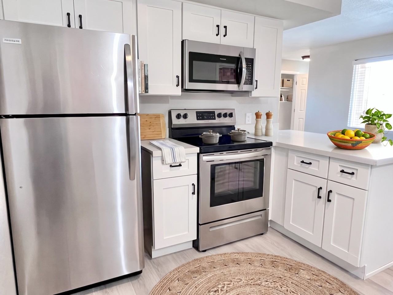 3008 N 39th St #5 - Photo 3 of 28