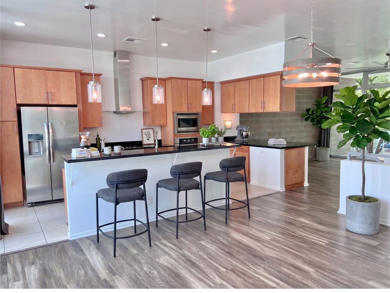 368 S Farmer Ave #368 - Photo 3 of 34
