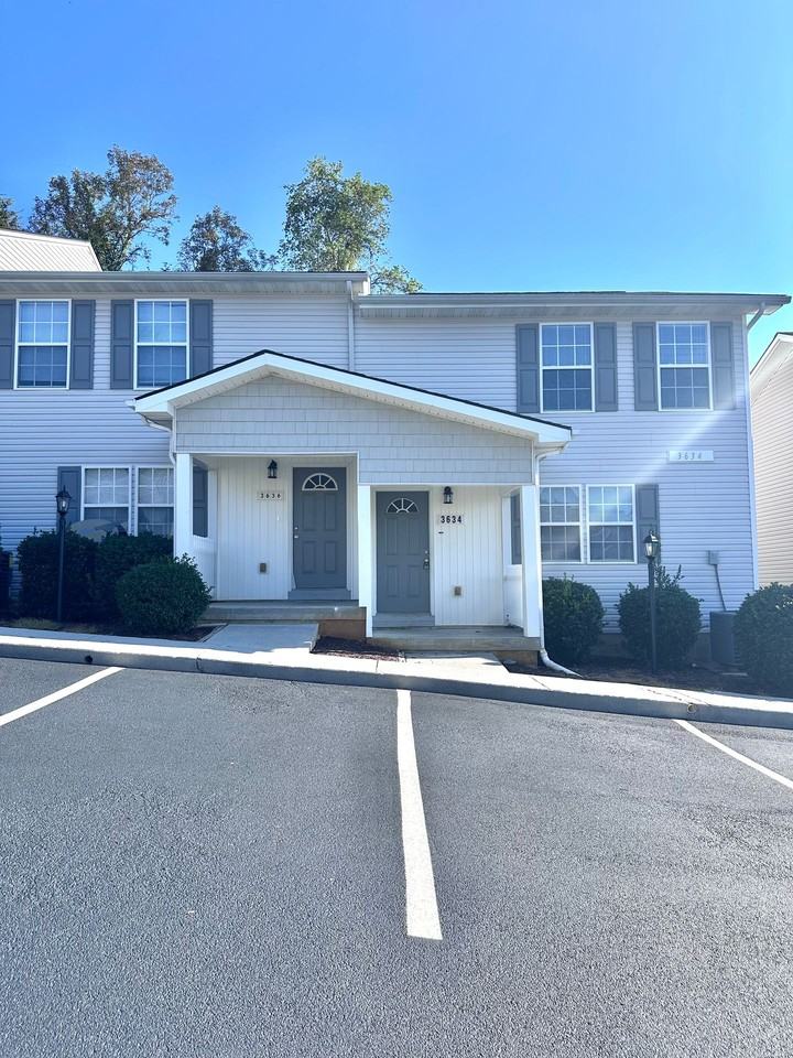 Valley View Townhomes - Photo 4 of 8