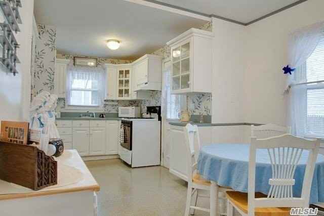 17 Kirby Ln - Photo 2 of 13