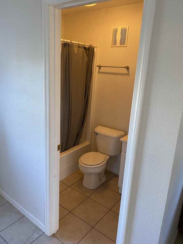 1118 N 12th St #1118A - Photo 2 of 12