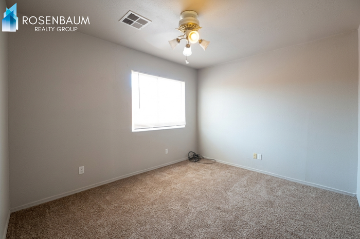 207 E Date St - Photo 6 of 11