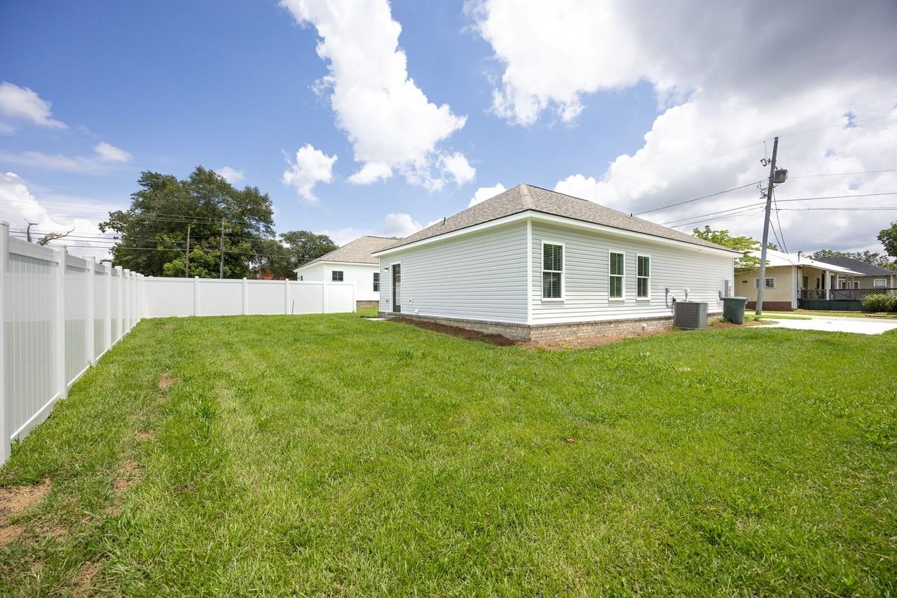 2 Roundtree St - Photo 3 of 13
