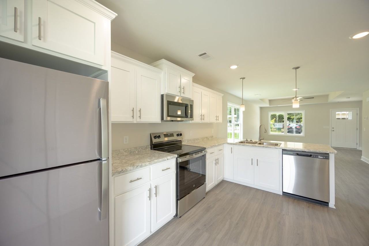 4 Roundtree St - Photo 2 of 12