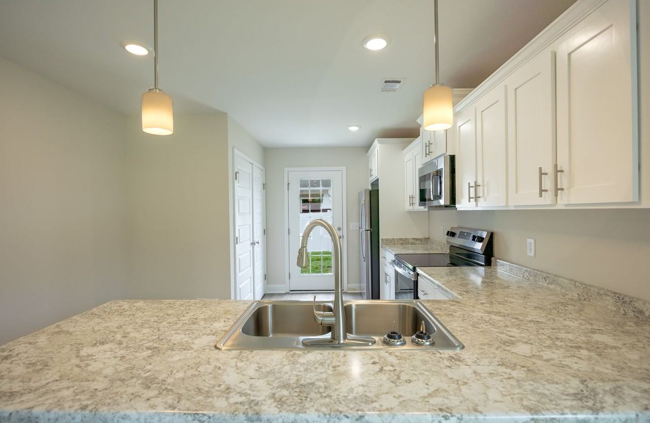 4 Roundtree St - Photo 3 of 12