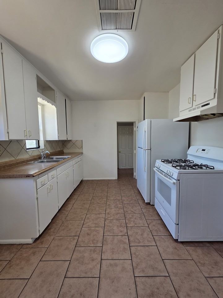315- 325  South Hobson - 319 #319 - Photo 4 of 10