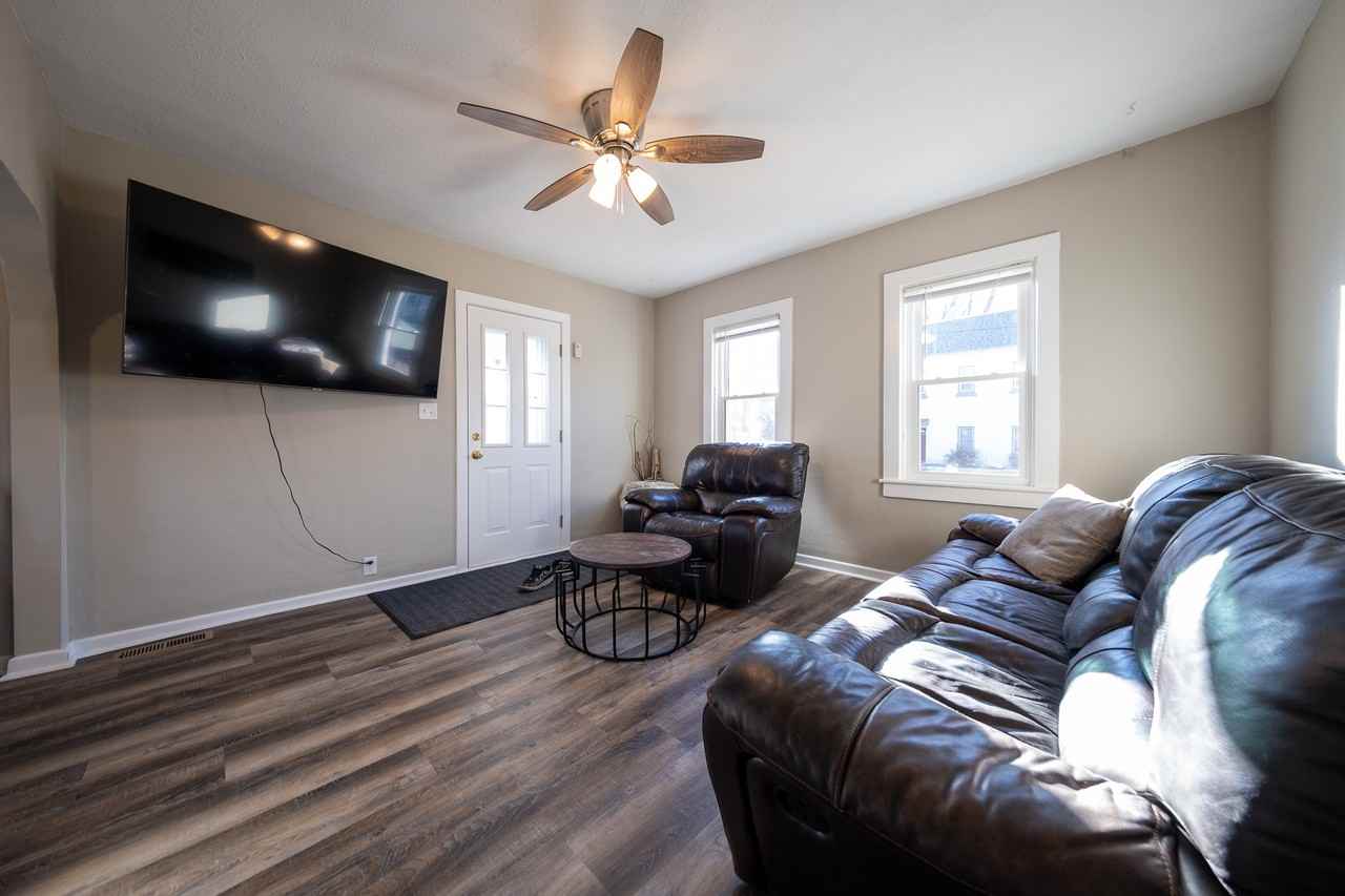 200 Mertens St N #1 - Photo 5 of 32