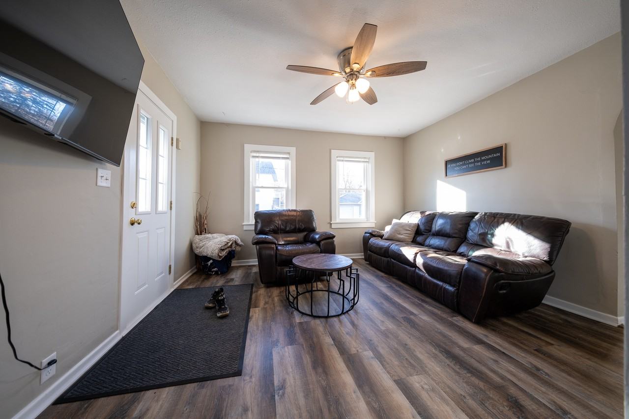 200 Mertens St N #1 - Photo 6 of 32