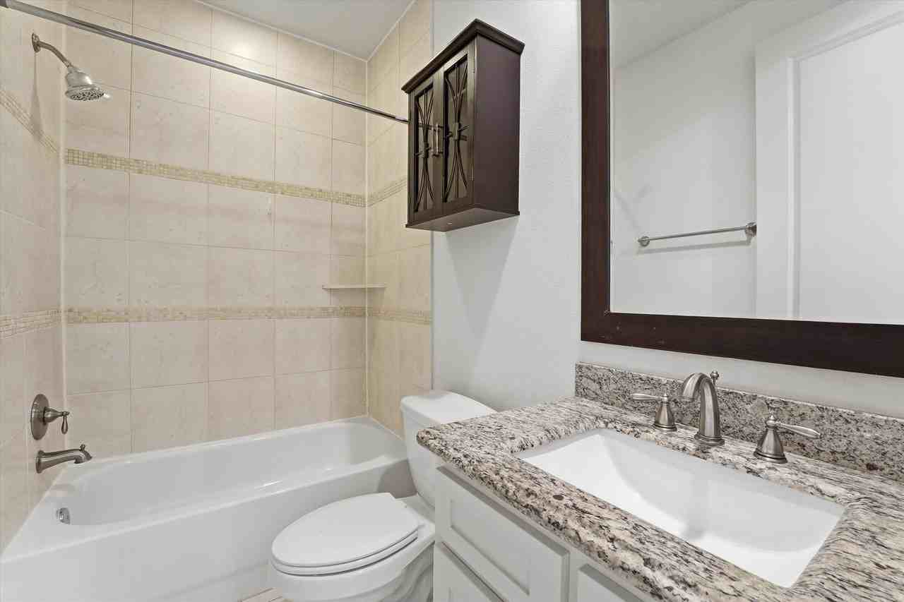 2305 Bastrop St #A - Photo 6 of 35