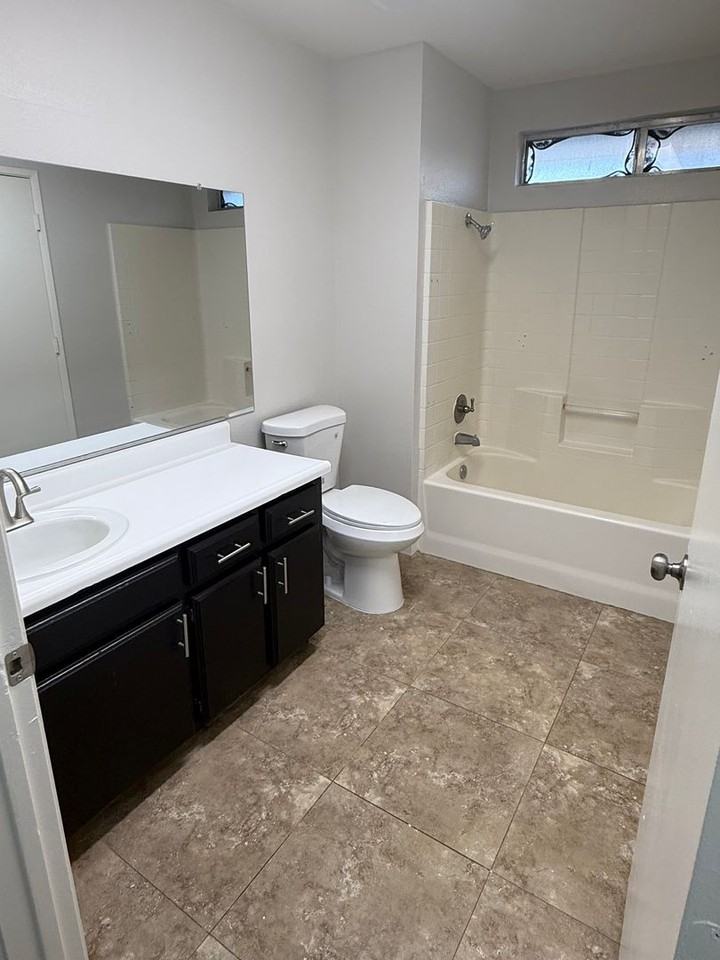 3210 Brookfield Loop #3210C - Photo 7 of 11