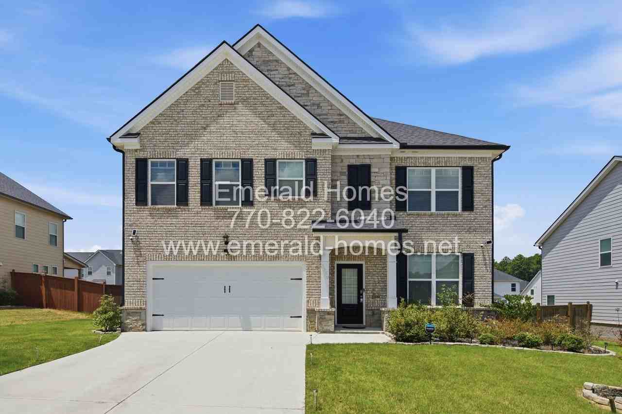 3369 English Elm Way