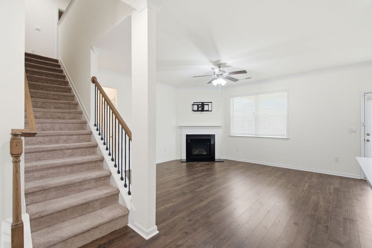 3369 English Elm Way - Photo 7 of 50