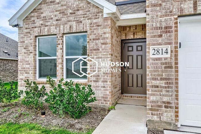 2814 Woodbrook Dr - Photo 2 of 12