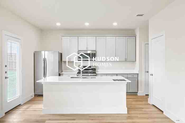 2814 Woodbrook Dr - Photo 3 of 12