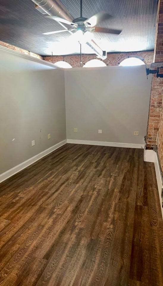 27 W Oak St - Photo 2 of 15