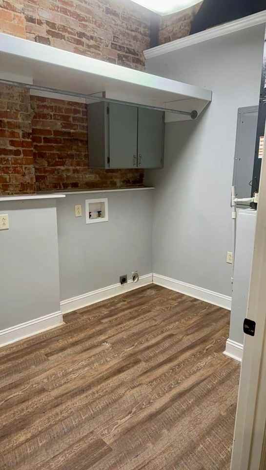 27 W Oak St - Photo 3 of 15