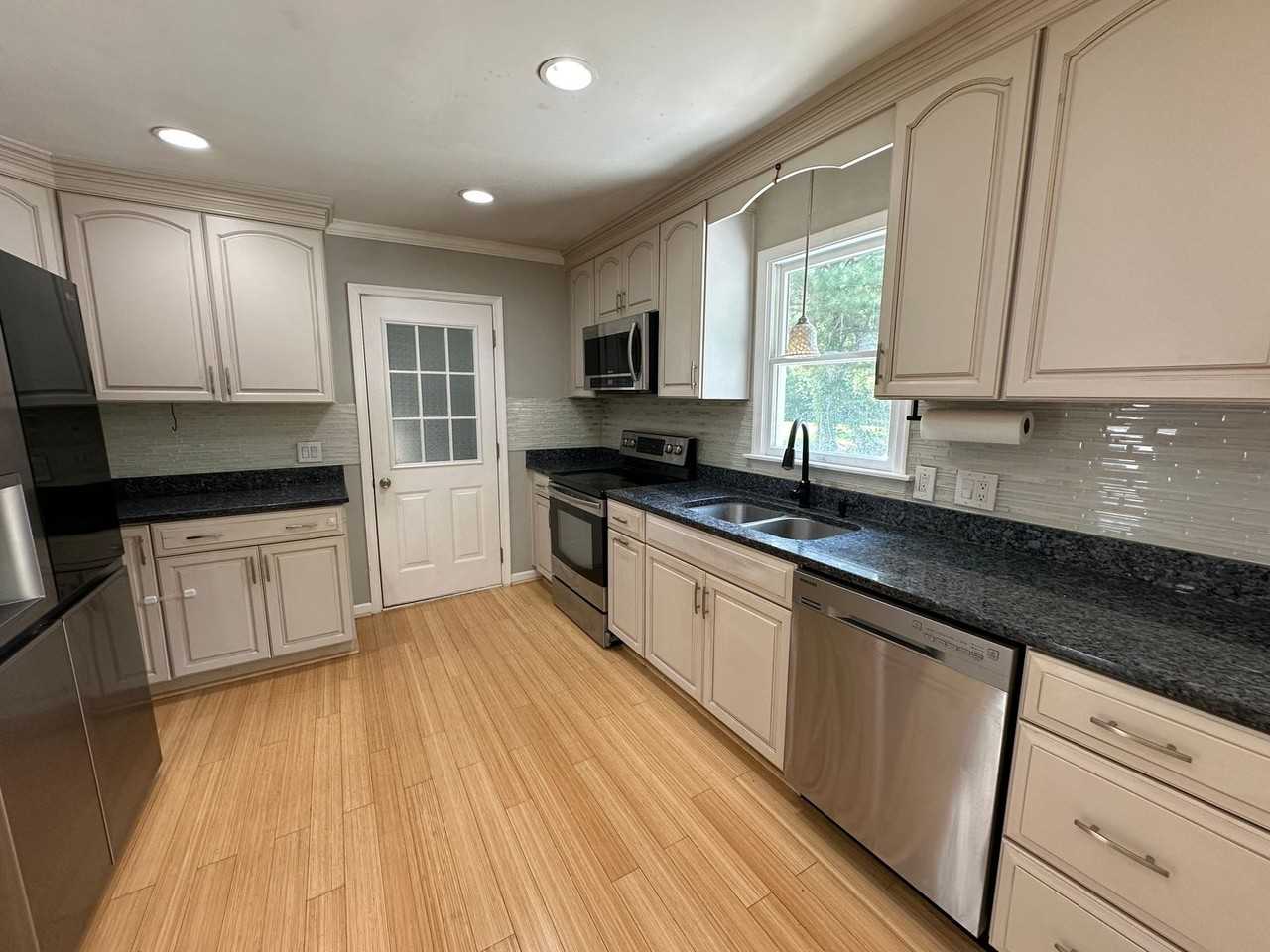 108 Jason Dr - Photo 3 of 15