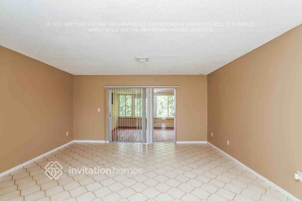 1581 Wyndcliff Dr - Photo 5 of 16
