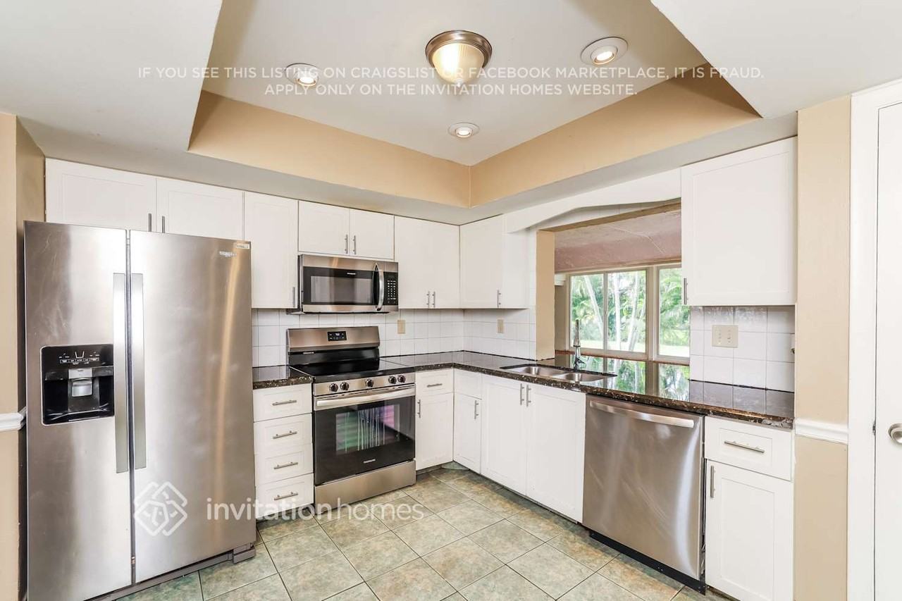 1581 Wyndcliff Dr - Photo 6 of 16