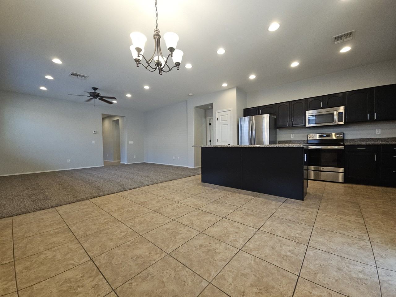 3242 E Rochelle St #1 - Photo 5 of 28