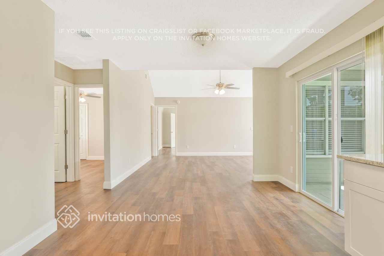 3434 Coachlight Dr - Photo 4 of 23