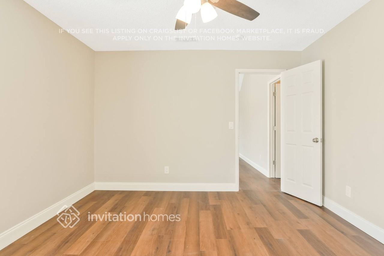3434 Coachlight Dr - Photo 7 of 23