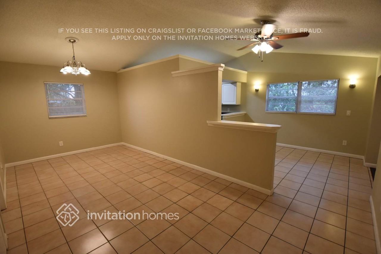 2843 N Bermuda Ave - Photo 2 of 14