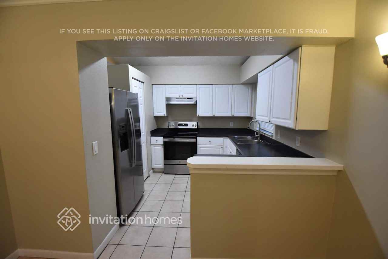 2843 N Bermuda Ave - Photo 4 of 14
