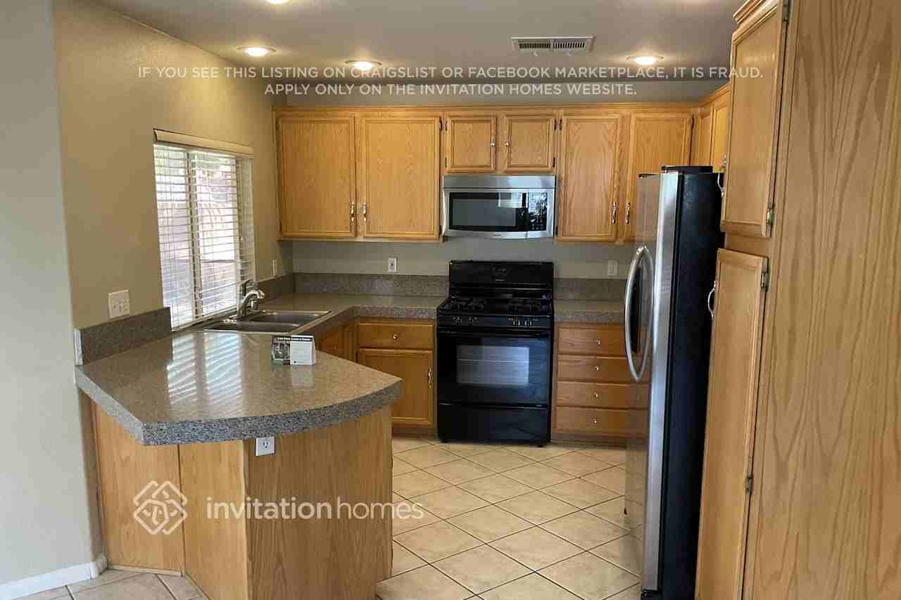 8148 Backpacker Ct - Photo 5 of 15